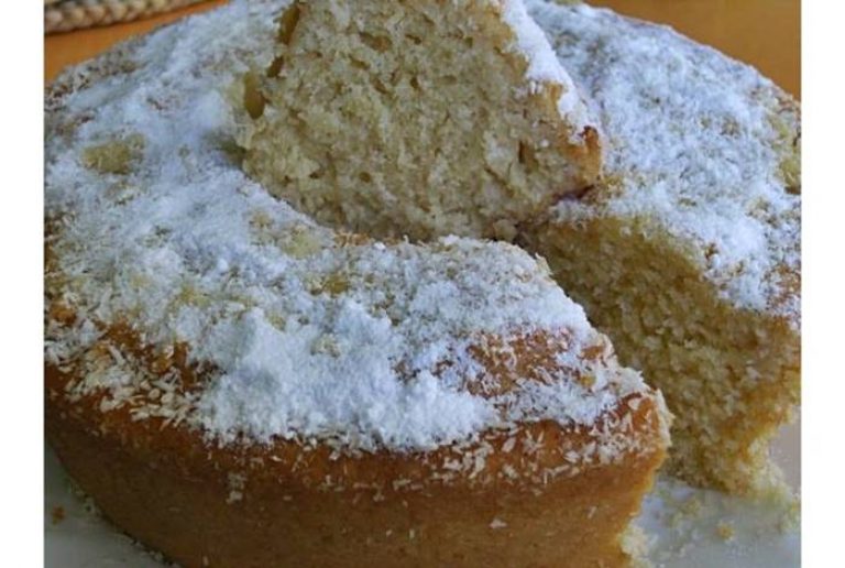 Bolo de Coco Húmido