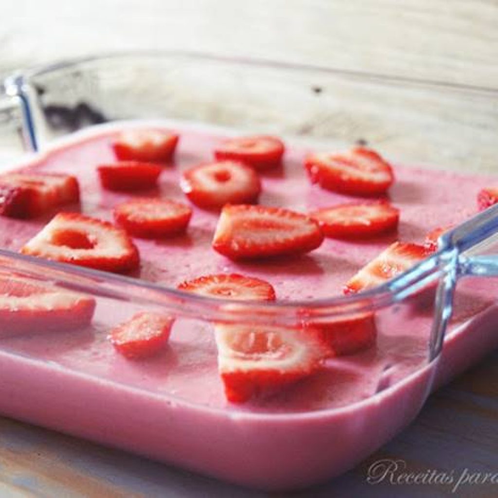 GelatinadeMorangoseLeiteCondensad Sobremesas de Portugal