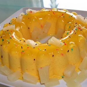 Pudim de gelatina de ananás