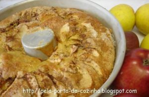 Bolo de maçã e canela