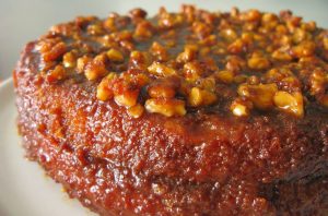 Bolo de Caramelo e Nozes