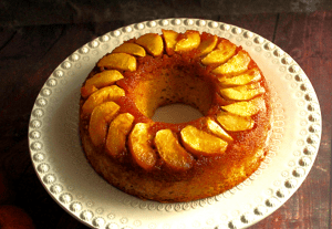 BOLO DE MAÇÃ E CANELA